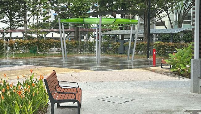 九游娛樂(lè)：大巴窯中央游樂(lè)場(chǎng)：水戲區(qū)的休閑廣場(chǎng)(圖11)